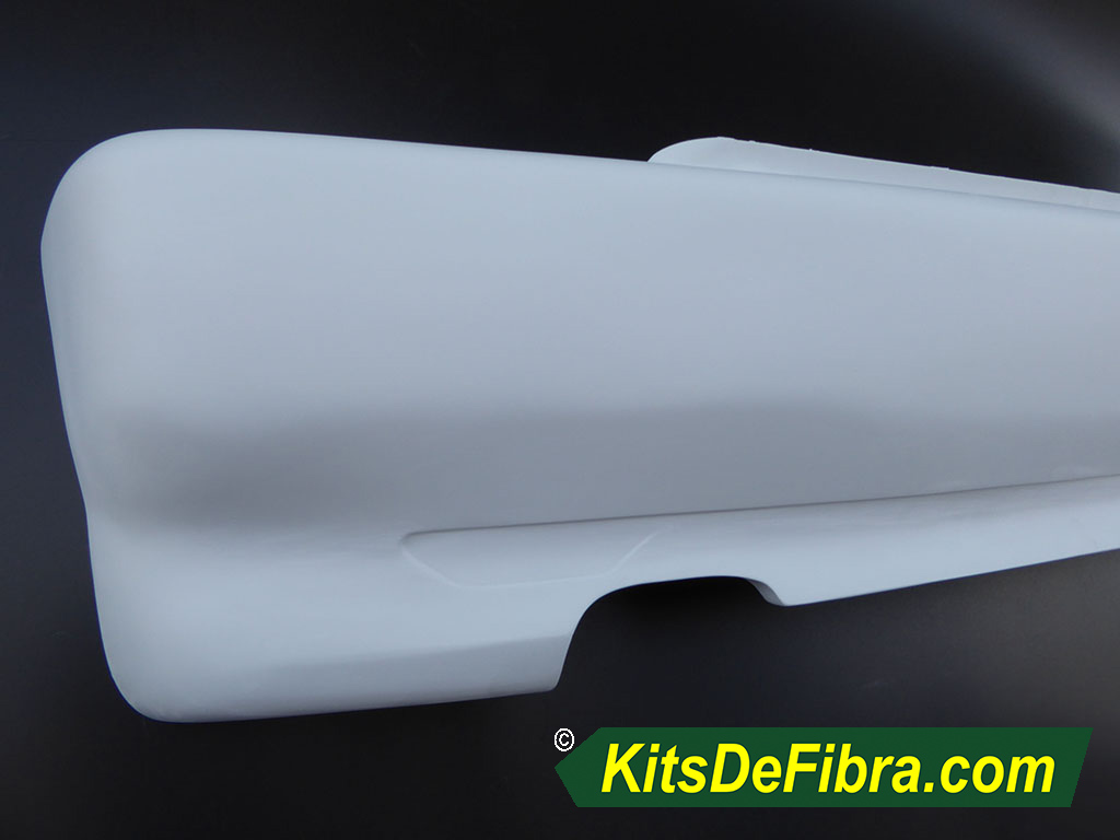 Detalle defensa trasera Seat Ibiza Kit Car Evo 2 fibra poliester